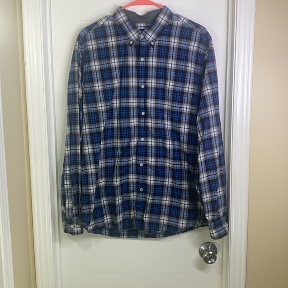 American Eagle - Blue & Navy Plaid Button Down L - Picture 2 of 9